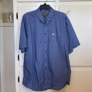 Size XL Men’s Ariat Button Up